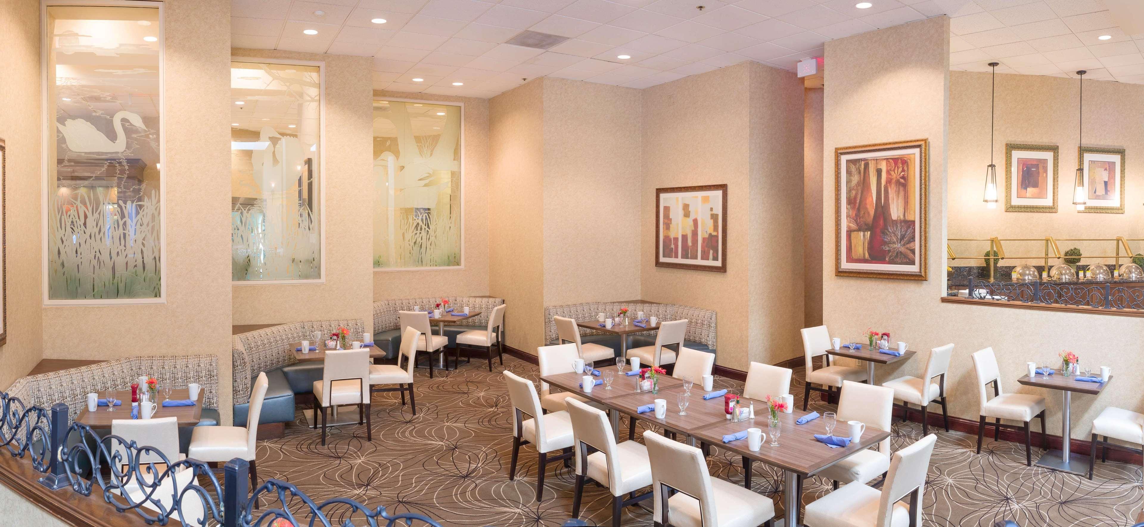 Отель Doubletree By Hilton Boston-Милфорд Экстерьер фото
