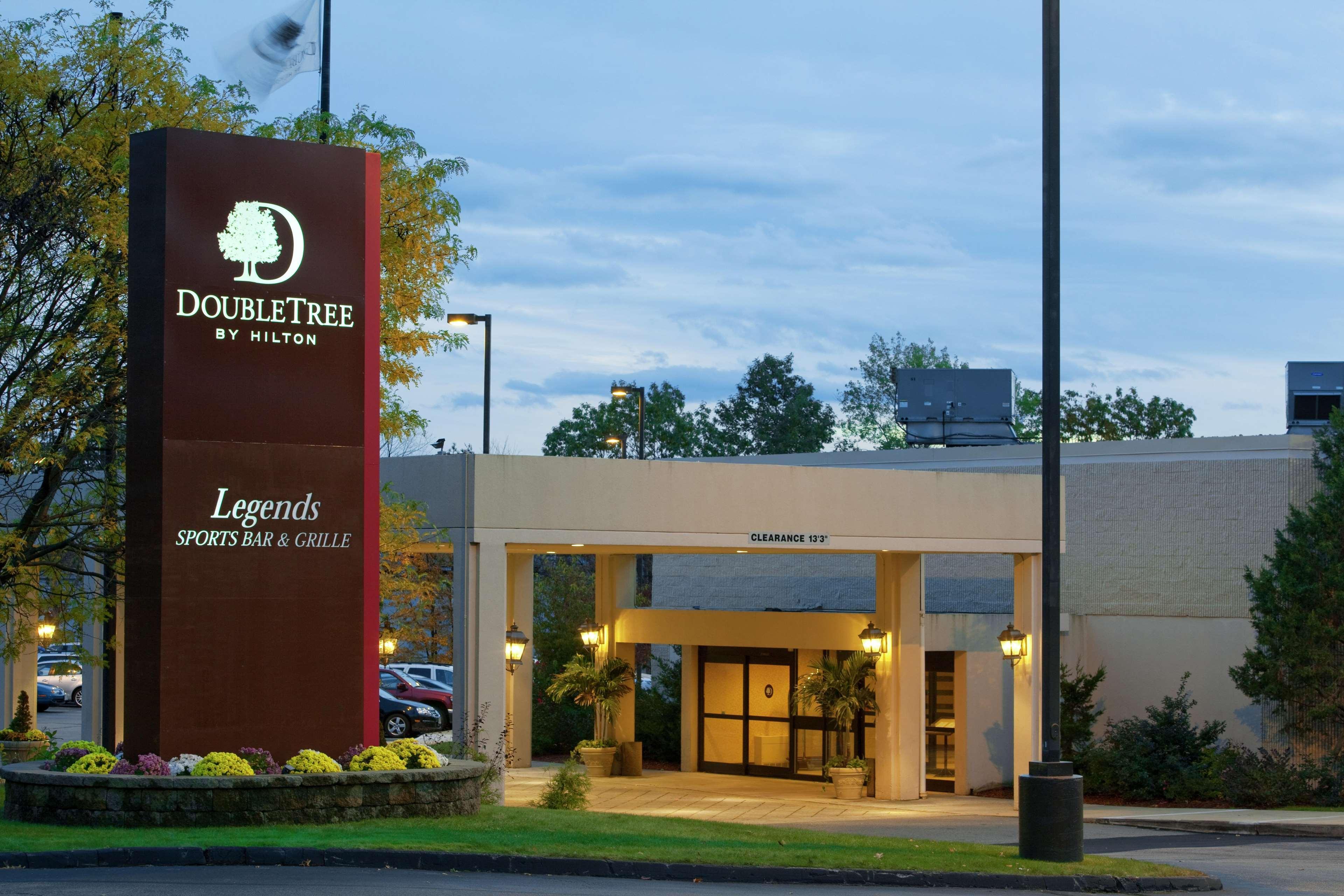 Отель Doubletree By Hilton Boston-Милфорд Экстерьер фото