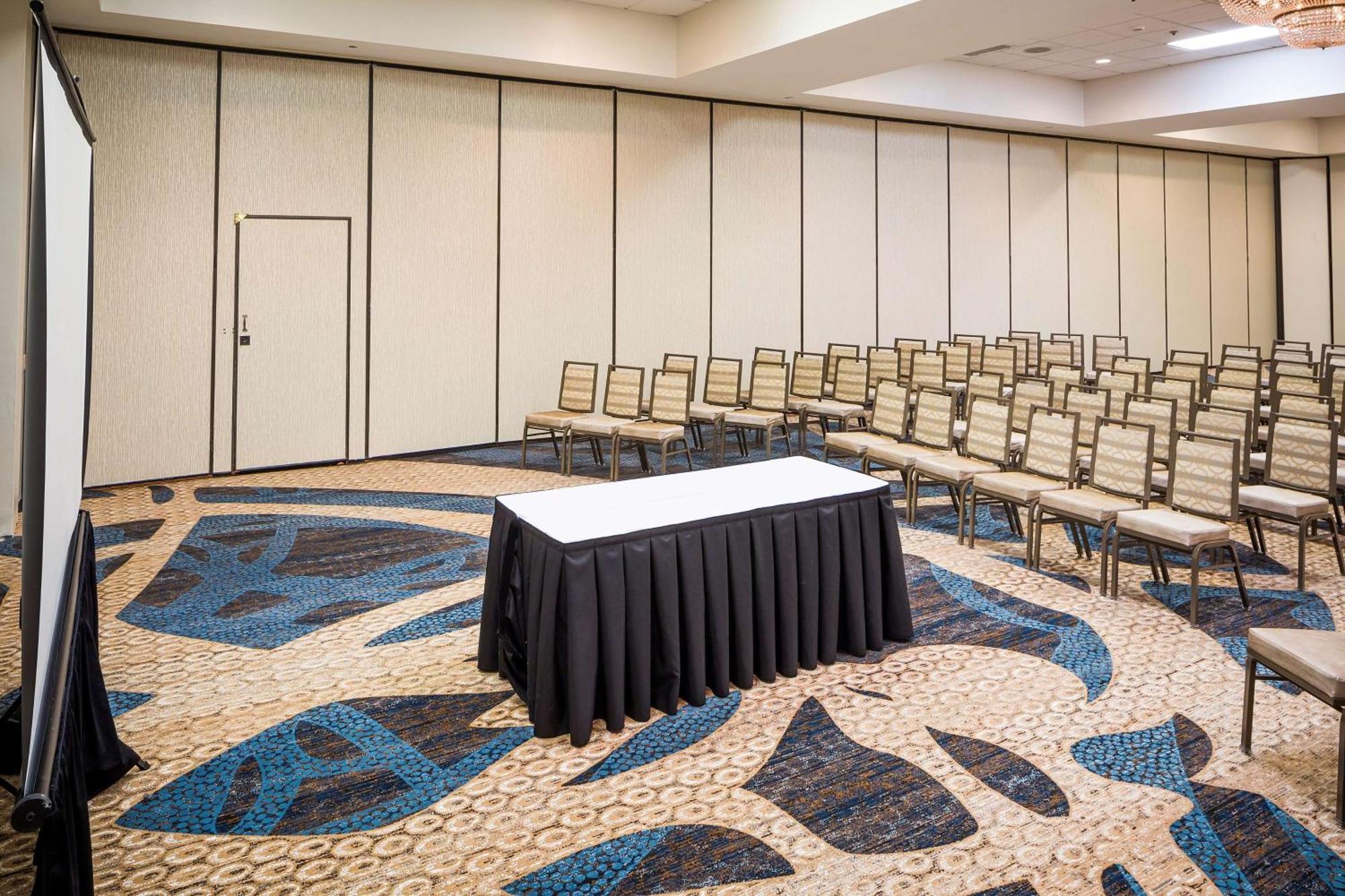 Отель Doubletree By Hilton Boston-Милфорд Экстерьер фото