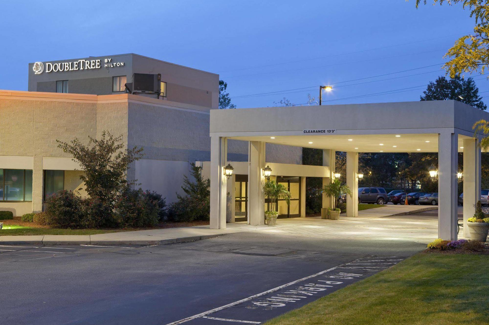 Отель Doubletree By Hilton Boston-Милфорд Экстерьер фото